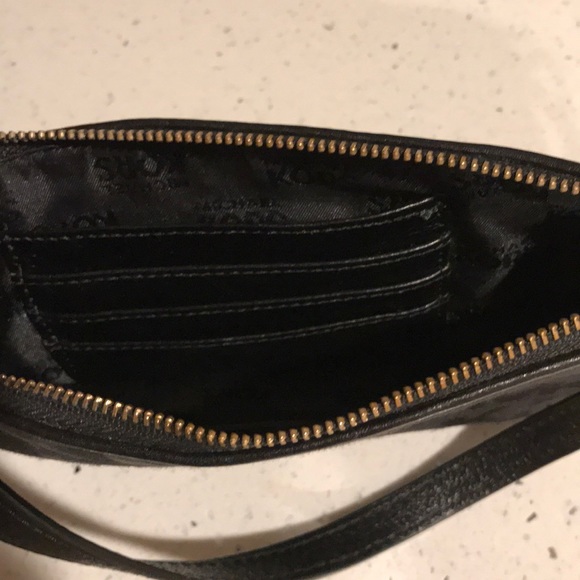 Michael Kors wristlet - Picture 4 of 7